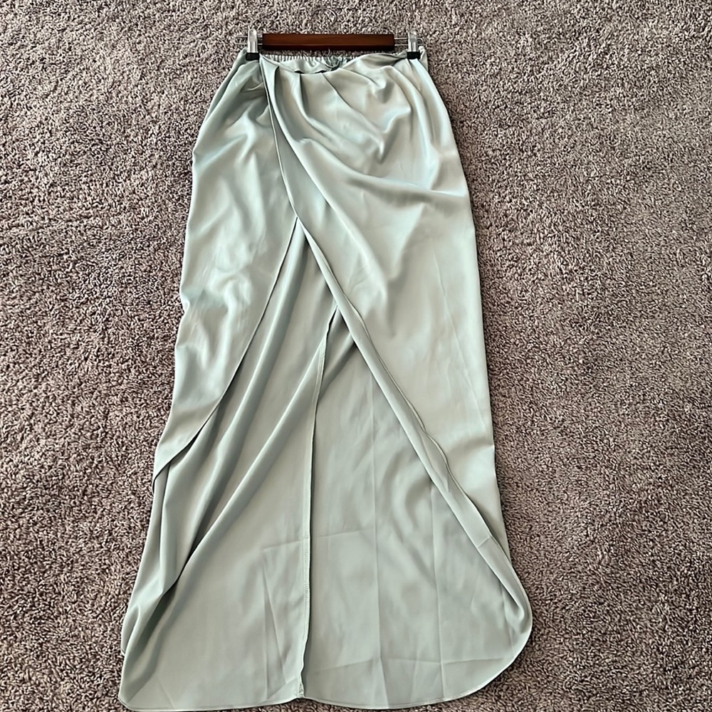 Silk skirt with Split